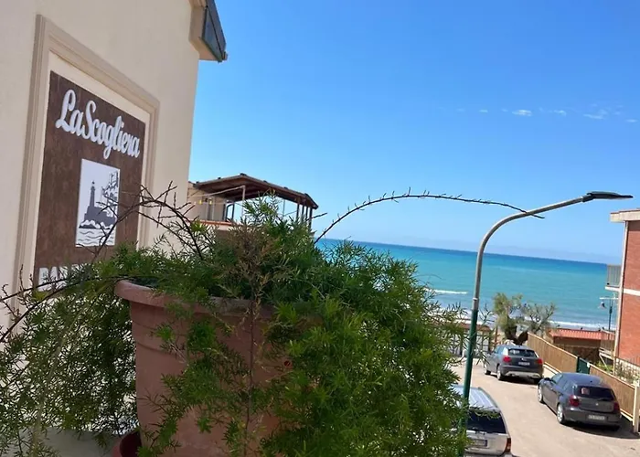 Otel Hotel La Scogliera *