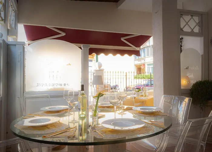 Otel Hotel La Scogliera